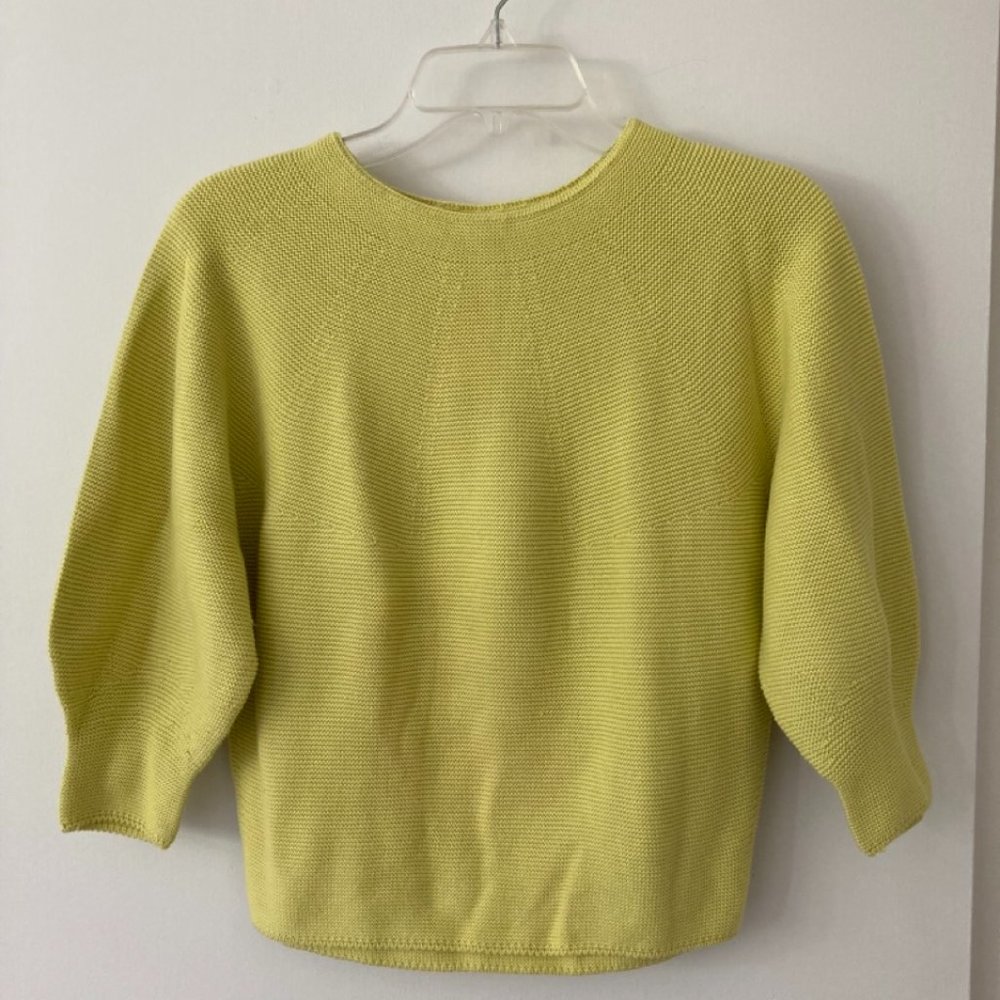 NEW Yellow Uniqlo 3D Knit Sweater (small)